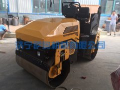 3噸全液壓壓路機、二次構(gòu)造柱泵成功發(fā)出