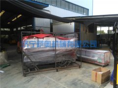 一批小型壓路機(jī)和激光整平機(jī)成功發(fā)出！