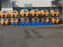 薩奧小型壓路機(jī)，瀝青灌縫機(jī)順利發(fā)往國外